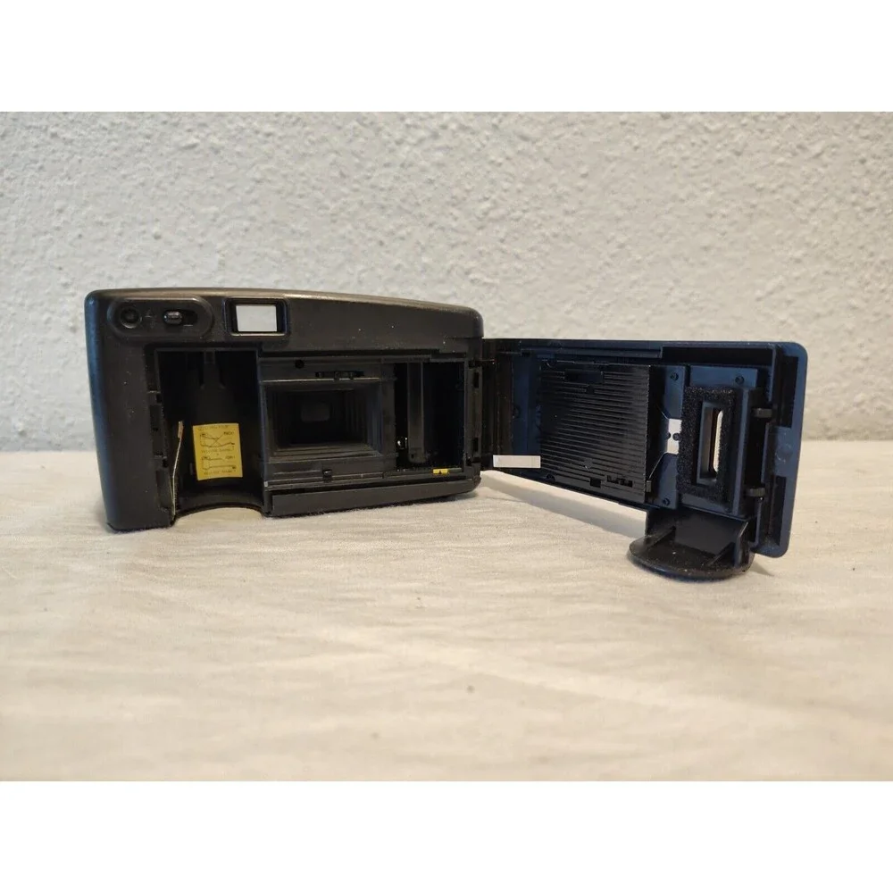 Studio 35 ST-200 Point & Shoot Reusable Camera w/Flash Black For Parts No Test